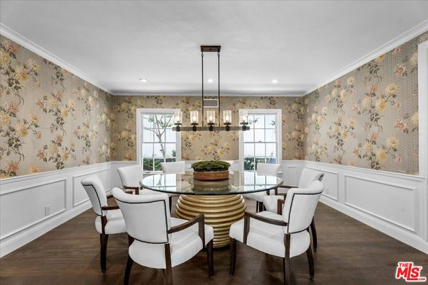 Dining room, Interior, Pendant Lights, Recessed Lighting, Wood Texture Flooring