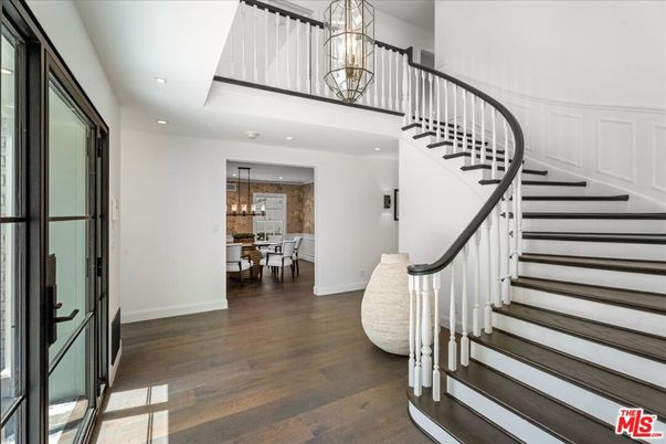 Chandelier, Dining room, Interior, Pendant Lights, Recessed Lighting, Wood Texture Flooring