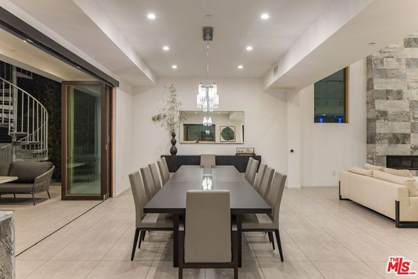 Dining room, Fireplace, Interior, Pendant Lights, Recessed Lighting