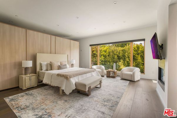 Bedroom, Fireplace, Interior, Recessed Lighting, Wood Texture Flooring