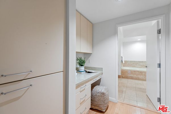 Bathroom, Interior, Kitchen, Recessed Lighting, Wood Texture Flooring