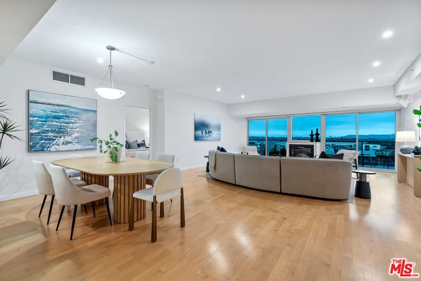 Dining room, Interior, Living room, Pendant Lights, Recessed Lighting, Water, Wood Texture Flooring