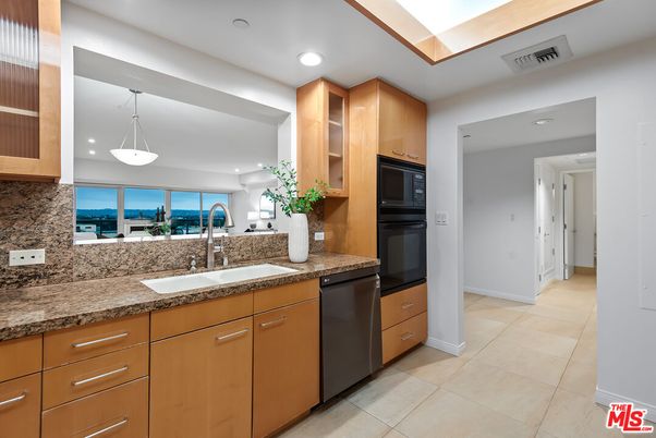 Interior, Kitchen, Pendant Lights, Recessed Lighting, Water