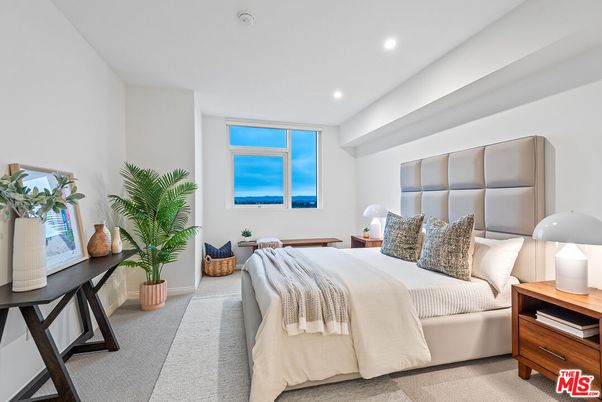 Bedroom, Interior, Recessed Lighting, Water