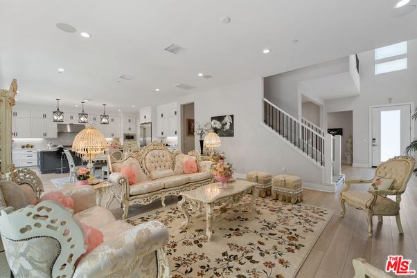 Interior, Kitchen, Living room, Pendant Lights, Recessed Lighting, Stainless Steel Appliances, Wood Texture Flooring