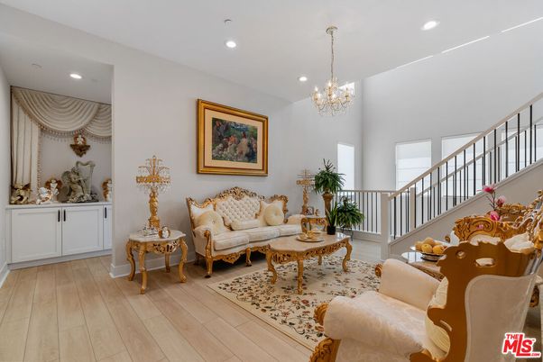 Chandelier, Interior, Living room, Recessed Lighting, Wood Texture Flooring