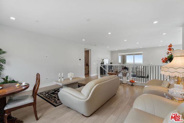 Dining room, Interior, Living room, Recessed Lighting, Wood Texture Flooring