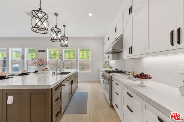 Chandelier, Interior, Kitchen, Pendant Lights, Recessed Lighting, Wood Texture Flooring