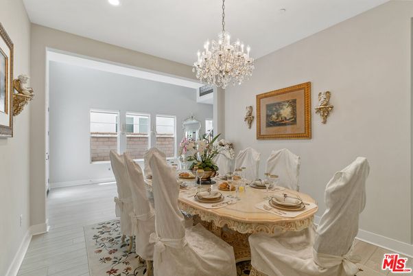 Chandelier, Dining room, Interior, Recessed Lighting, Wood Texture Flooring