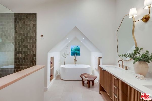 Bathroom, Dual Sink Vanities, Free Standing Baths, Interior