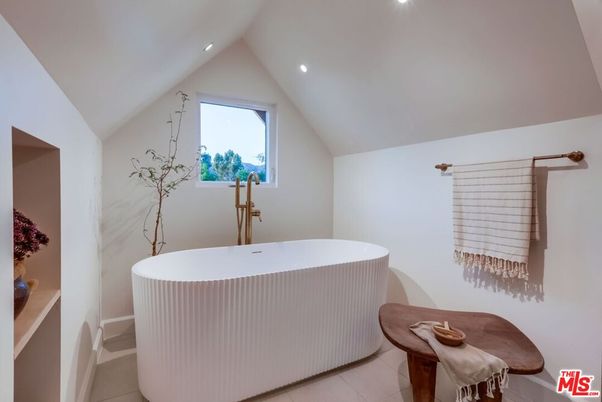Bathroom, Free Standing Baths, Interior, Recessed Lighting