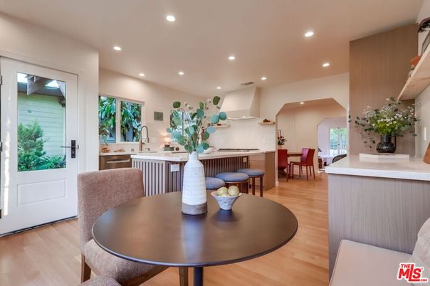 Dining room, Interior, Kitchen, Recessed Lighting, Wood Texture Flooring