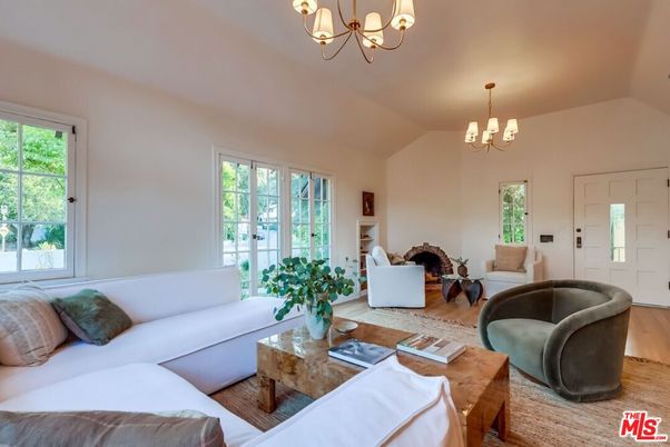 Chandelier, Interior, Living room, Wood Texture Flooring