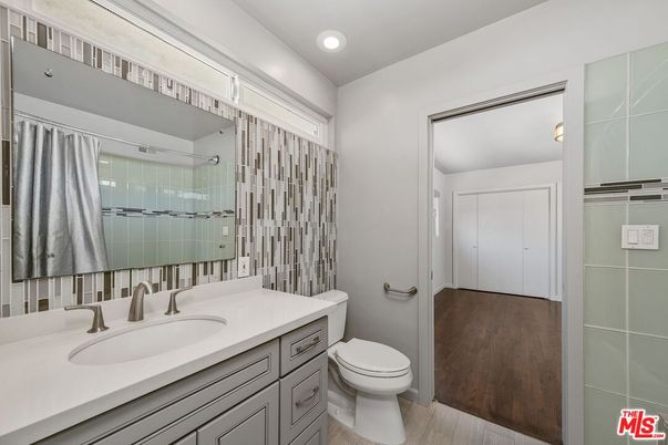 Bathroom, Interior, Recessed Lighting, Wood Texture Flooring