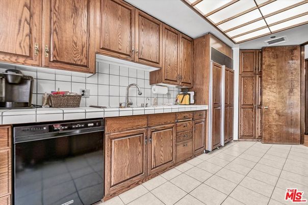 Interior, Kitchen, Tile Countertops