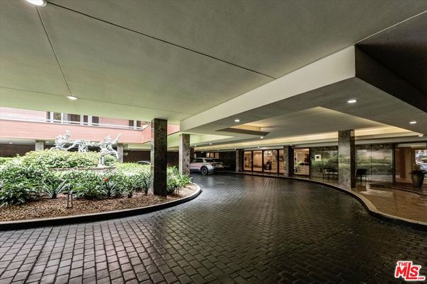 Exterior, Recessed Lighting