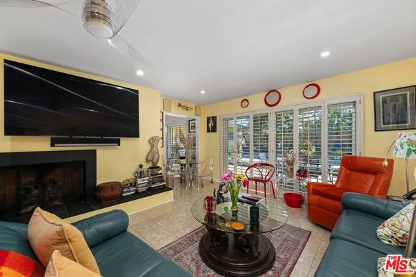 Fireplace, Interior, Living room, Recessed Lighting