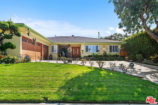 Attached, Backyard, Exterior, Facade, Ranch