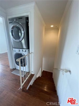 Interior, Recessed Lighting, Utility Closets, Washer, Wood Texture Flooring