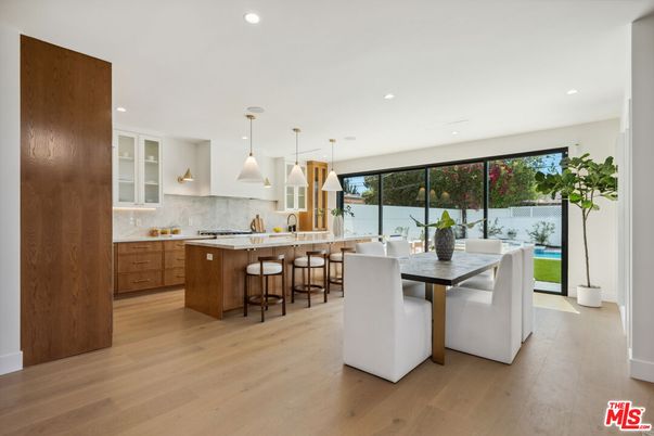 Dining room, Interior, Kitchen, Pendant Lights, Recessed Lighting, Wood Texture Flooring
