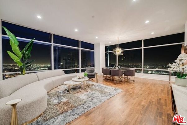 Dining room, Interior, Living room, Pendant Lights, Recessed Lighting, Wood Texture Flooring