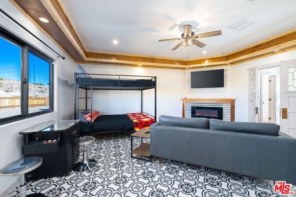 Fireplace, Interior, Living room, Recessed Lighting