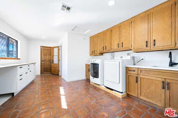 Interior, Recessed Lighting, Washer