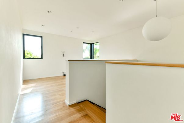 Interior, Pendant Lights, Recessed Lighting, Wood Texture Flooring