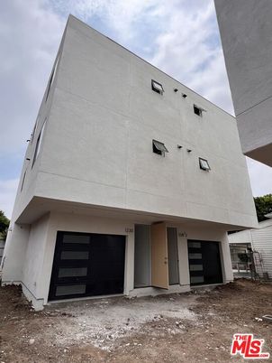 Exterior, Facade, None