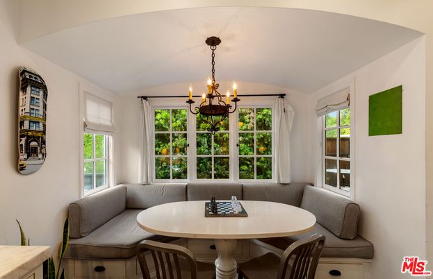 Chandelier, Dining room, Interior