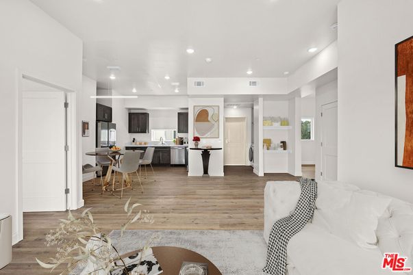 Dining room, Interior, Kitchen, Recessed Lighting, Wood Texture Flooring