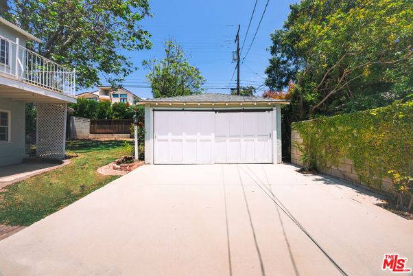 Backyard, Detached Garage, Exterior