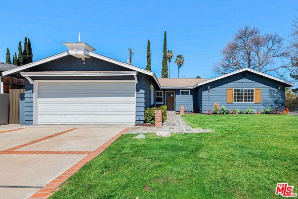 Attached, Backyard, Exterior, Facade, Ranch
