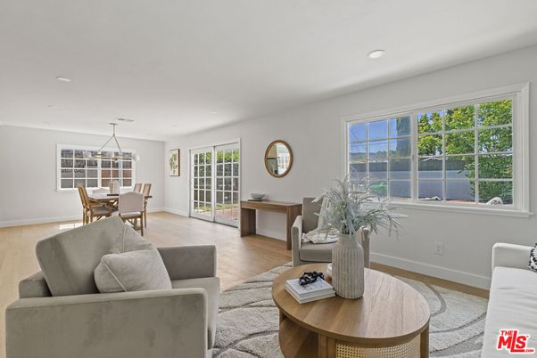Dining room, Interior, Living room, Pendant Lights, Recessed Lighting, Wood Texture Flooring