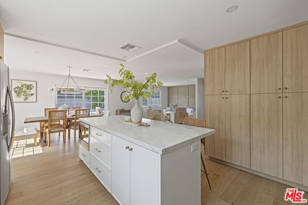 Dining room, Interior, Kitchen, Pendant Lights, Recessed Lighting, Wood Texture Flooring