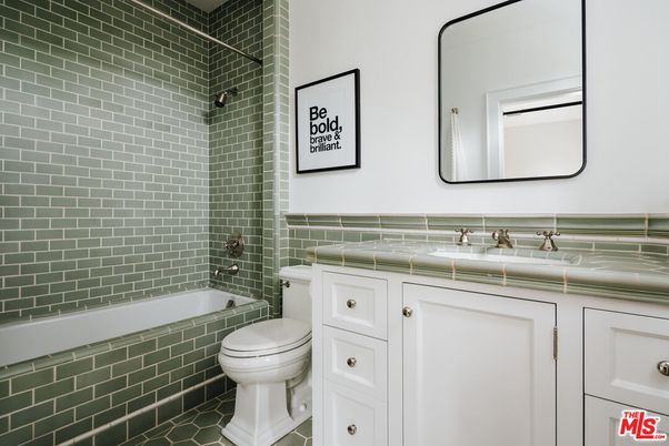 Bathroom, Interior, Tile Countertops
