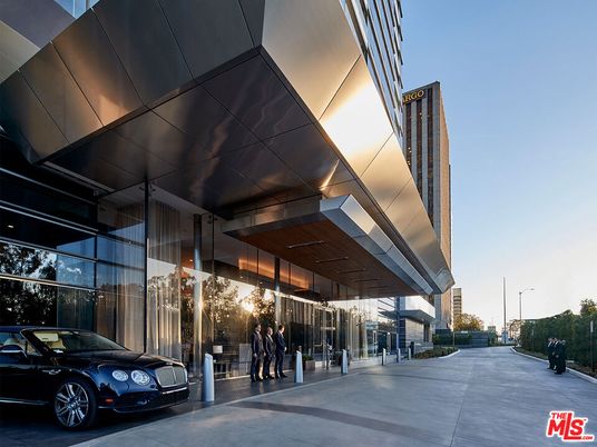 Exterior, Facade, None