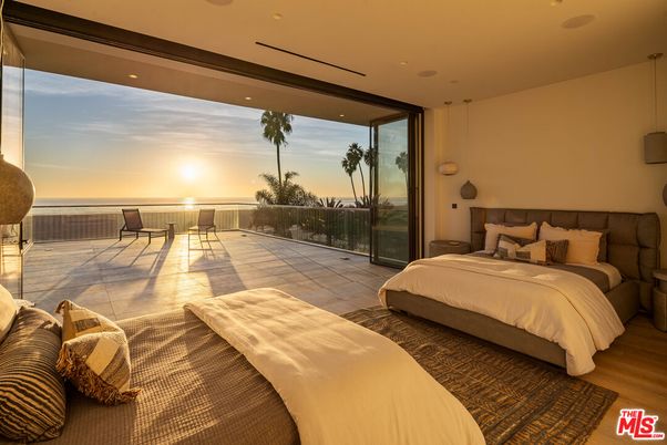 Bedroom, Interior, Recessed Lighting, Water, Wood Texture Flooring