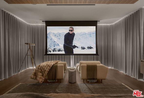 Interior, Projection Screen, Recessed Lighting, Theatre Room, Wood Texture Flooring