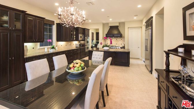 Chandelier, Dining room, Interior, Kitchen, Recessed Lighting, Stainless Steel Appliances