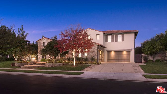 Attached, Exterior, Facade, Spanish Mediterranean
