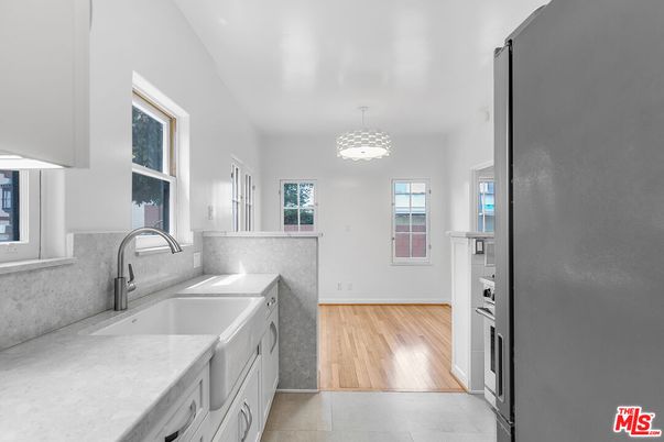 Interior, Kitchen, Pendant Lights, Wood Texture Flooring