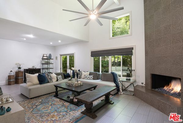 Fireplace, Interior, Living room, Recessed Lighting