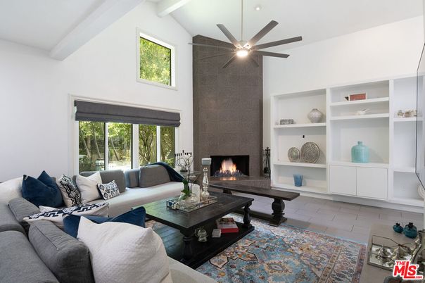 Fireplace, Interior, Living room