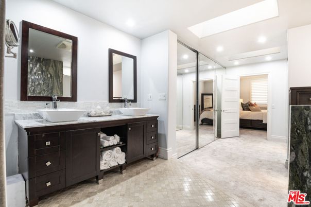 Bathroom, Bedroom, Dual Sink Vanities, Interior, Recessed Lighting