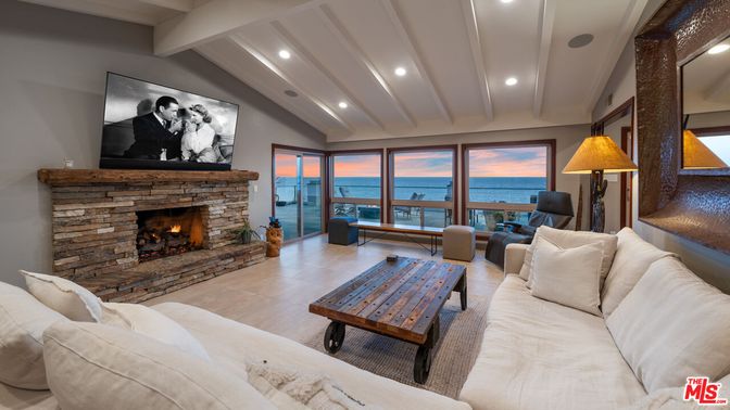 Fireplace, Interior, Living room, Recessed Lighting, Water