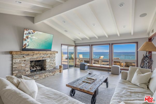 Fireplace, Interior, Living room, Recessed Lighting, Water