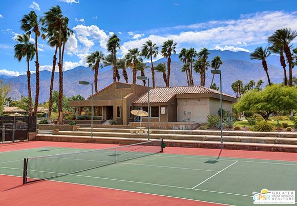 Exterior, Tennis Courts