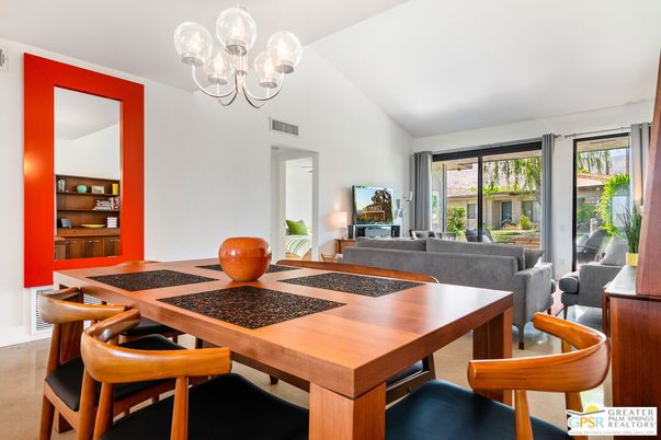 Chandelier, Dining room, Interior, Living room