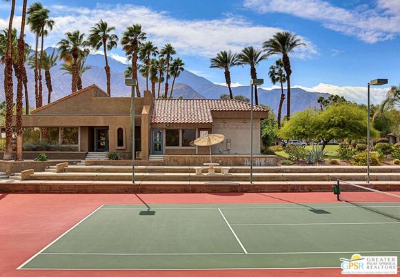 Exterior, Tennis Courts